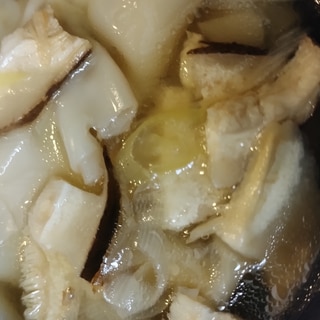 干し椎茸と白ネギのワンタンのスープ